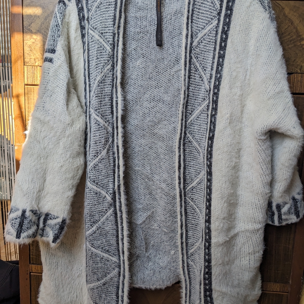 Renee C. White and Gray Patterned Cardigan